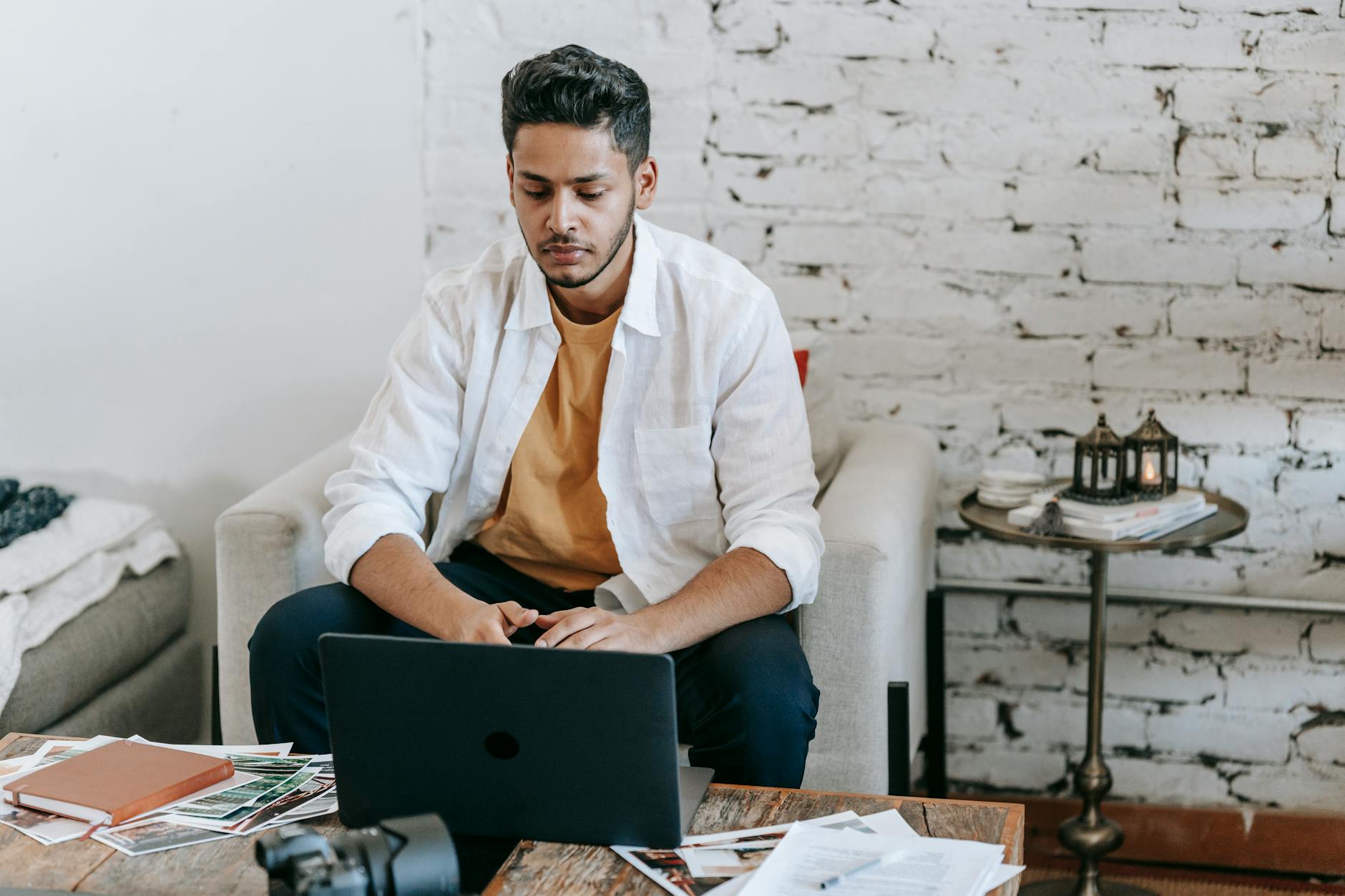 A freelancer organizing communication boundaries and work hours